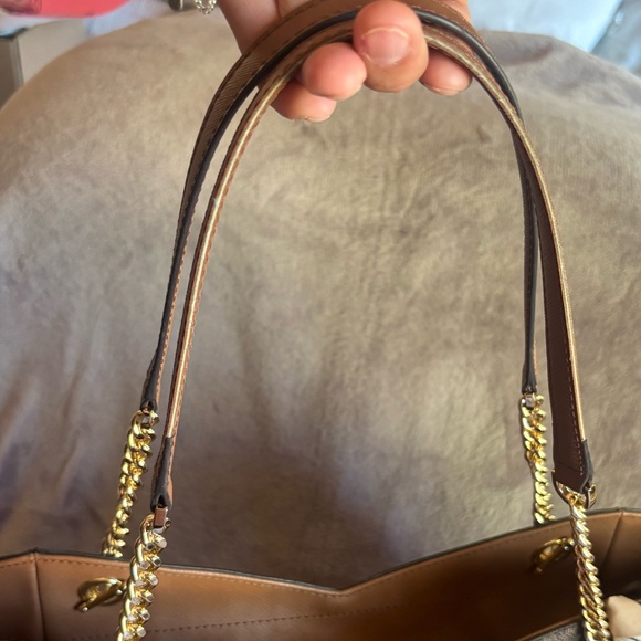 MICHAEL KORS
Jet Set Large Signature Logo Shoulder Bag - Picture 14 of 14